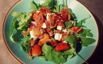 Arugula Salad with Crispy Prosciutto, Goat Cheese, and Strawberries