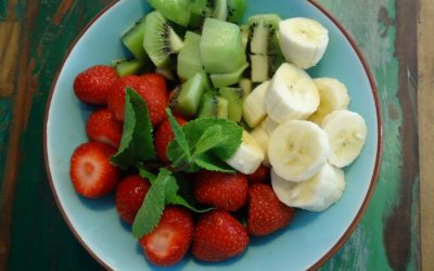 Creamy Kiwi Berry Green Smoothie
